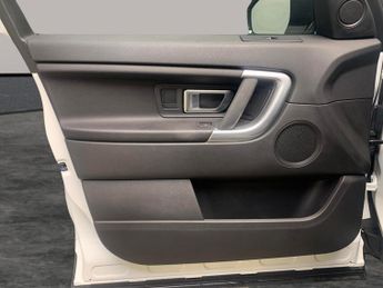 Land Rover Discovery Sport 2.0 TD4 SE Tech 4WD (180 ps) - HANDS-FREE BOOT RELEASE - BLUETOO