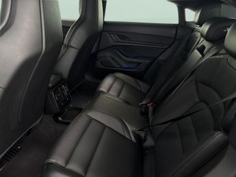 Porsche Taycan Performance Plus 93.4kWh RWD (11kW Charger) (476 ps) - PAN ROOF 