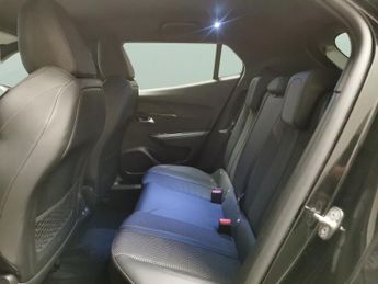 Peugeot E-2008 50kWh GT (7kW Charger) (136 ps) - BLIND SPOT ASSIST - LANE DEPAR