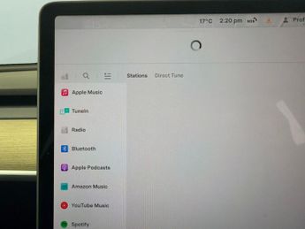 Tesla Model Y SUV RWD (346 ps) - HEATED STEERING - WIFI - BLIND SPOT ASSIST