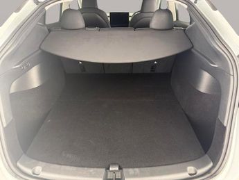 Tesla Model Y SUV RWD (346 ps) - HEATED STEERING - WIFI - BLIND SPOT ASSIST