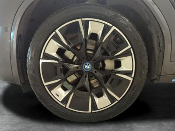 BMW iX3 80kWh M Sport Pro (286 ps) - PAN ROOF - HUD - GESTURE CONTROL