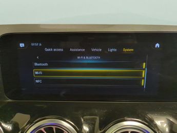 Mercedes-Benz EQA EQA 250+ 70.5kWh AMG Line (Premium) (190 ps) - HEATED SEATS - NA
