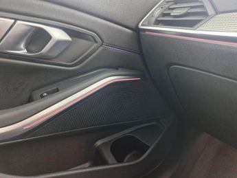 BMW 3 Series 2.0 320i M Sport xDrive (184 ps) - ACOUSTIC GLAZING