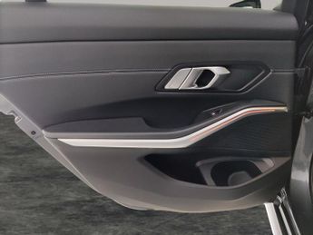 BMW 3 Series 2.0 320d M Sport xDrive (190 ps) - DRIVING ASSISTANT - PARK ASSI