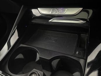 BMW iX3 80kWh Premier Edition (286 ps) - LEATHER - NAV - HEATED SEATS