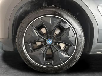 BMW iX3 80kWh Premier Edition (286 ps) - LEATHER - NAV - HEATED SEATS
