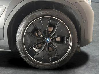 BMW iX3 80kWh Premier Edition (286 ps) - LEATHER - NAV - HEATED SEATS