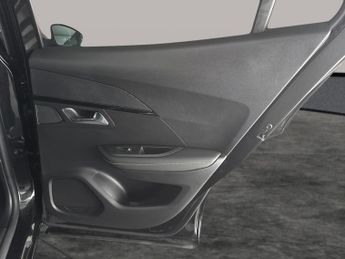 Peugeot E-2008 50kWh GT (7kW Charger) (136 ps) - LED - REVERSE CAM - NAV