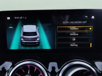 Mercedes-Benz EQA EQA 250 66.5kWh AMG Line (Premium) (190 ps) - REVERSE CAM - HEAT
