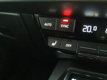 Audi A3 35 TFSI S Line S Tronic [Comfort+Sound] - B&O AUDIO - CARPLAY - 