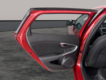 Volvo V40 1.5 T2 GPF Momentum Nav Plus (122 ps) - ACTIVE TFT CRYSTAL DRIVE