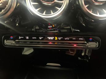 Mercedes-Benz CLA 1.3 CLA180 AMG Line (Premium 2) Coupe 7G-DCT (136 ps) - LED - NA