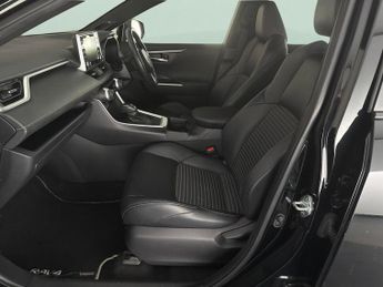 Toyota RAV4 2.5 VVT-h Black Edition CVT (218 ps) - HEATED SEATS - LANE DEPAR