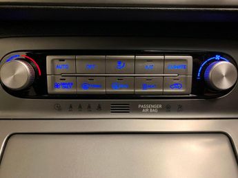 Hyundai Kona 64kWh Premium (10.5kW Charger) (204 ps) - UPGRADED SOUND - KEYLE