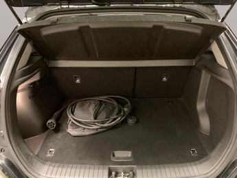 Hyundai Kona 64kWh Premium (10.5kW Charger) (204 ps) - UPGRADED SOUND - KEYLE