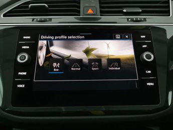 Volkswagen Tiguan 2.0 TDI Elegance DSG (150 ps) - KEYLESS ENTRY - PARK ASSIST - LE