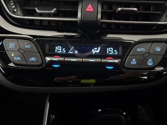 Toyota C-HR 1.8 VVT-h GPF Design CVT (122 ps) - LED - REVERSE CAM - NAV