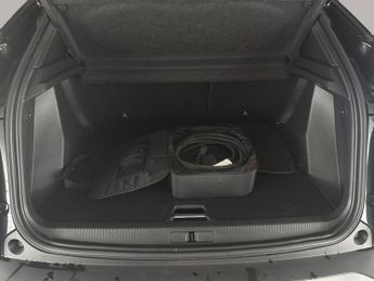 Peugeot E-2008 50kWh GT (7kW Charger) (136 ps) - LED - REVERSE CAM - NAV