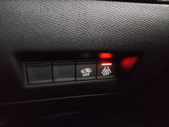Peugeot E-208 50kWh GT (7kW Charger) (136 ps) - LANE DEPARTURE  - BLUETOOTH - 
