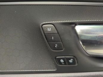Volvo XC60 2.0 B5 MHEV R-Design Pro AWD (235 ps) - SUNBLINDS - INTELLISAFE 