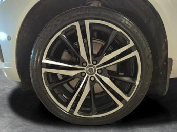 Volvo XC60 2.0 B5 MHEV R-Design Pro AWD (235 ps) - SUNBLINDS - INTELLISAFE 