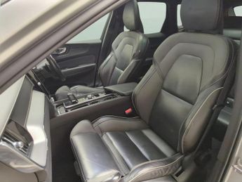 Volvo XC60 2.0 B5 MHEV R-Design Pro AWD (235 ps) - SUNBLINDS - INTELLISAFE 
