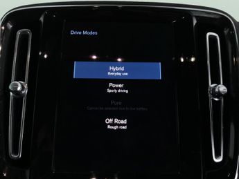 Volvo XC40 1.5h T4 Recharge 10.7kWh Core Plug-in (211 ps) - CARPLAY - PARK 