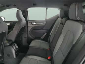 Volvo XC40 1.5h T4 Recharge 10.7kWh Core Plug-in (211 ps) - CARPLAY - PARK 