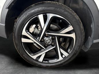 Toyota C-HR 1.8 VVT-h GPF Design CVT (122 ps) - LED - REVERSE CAM - NAV