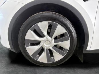 Tesla Model Y SUV RWD (346 ps) - HEATED STEERING - WIFI - BLIND SPOT ASSIST