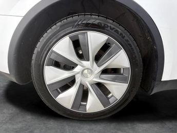 Tesla Model Y SUV RWD (346 ps) - HEATED STEERING - WIFI - BLIND SPOT ASSIST