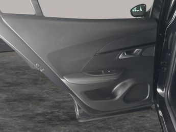Peugeot E-2008 50kWh GT (7kW Charger) (136 ps) - LED - REVERSE CAM - NAV