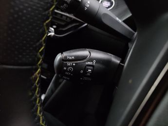 Peugeot E-208 50kWh GT (7kW Charger) (136 ps) - LANE DEPARTURE  - BLUETOOTH - 