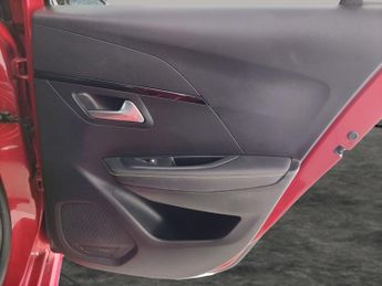 Peugeot E-208 50kWh GT (7kW Charger) (136 ps) - LANE DEPARTURE  - BLUETOOTH - 