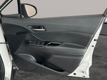 Toyota C-HR 1.8 VVT-h GPF Design CVT (122 ps) - LED - REVERSE CAM - NAV