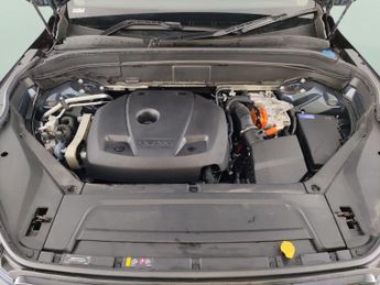 Volvo XC90 2.0h T8 Recharge 18.8kWh Plus Plug-in 4WD (455 ps) - CARPLAY