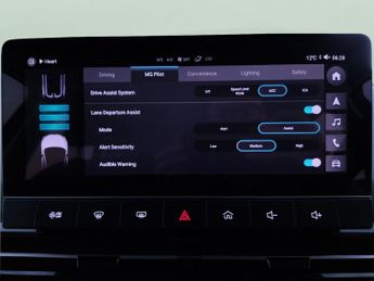 MG Mg4 64kWh SE Long Range (203 ps) - NAV - LANE DEPARTURE  - CRUISE