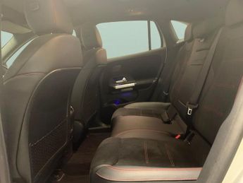 Mercedes-Benz EQA EQA 250+ 70.5kWh AMG Line (Premium) (190 ps) - ADAPTIVE LIGHTS