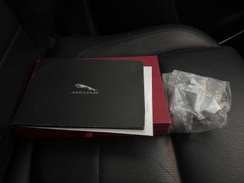 Jaguar F-PACE 2.0 D200 MHEV R-Dynamic Black AWD (204 ps) - CARPLAY - LED - REV