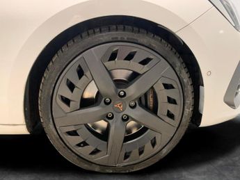 Cupra Leon 2.0 TSI VZ3 DSG (300 ps) - REVERSE CAM - HEATED SEATS - NAV