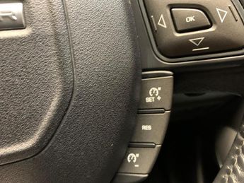 Land Rover Range Rover Evoque 2.0 SD4 HSE Dynamic 4WD (240 ps) - NAV - LANE DEPARTURE 
