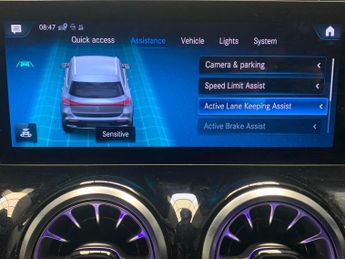 Mercedes-Benz EQA EQA 250+ 70.5kWh AMG Line (Premium) (190 ps) - ADAPTIVE LIGHTS