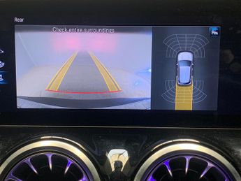 Mercedes-Benz EQA EQA 250+ 70.5kWh AMG Line (Premium) (190 ps) - ADAPTIVE LIGHTS