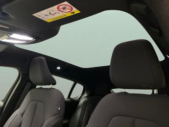 Volvo C40 Recharge 69kWh Core (231 ps) - PARK ASSIST - LED - NAV