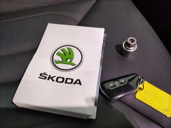 Skoda Enyaq iV 62kWh 60 (DC120kW) (179 ps) - SMARTLINK - NAV - LEATHER