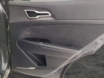 Kia Sportage 1.6 T-GDi 13.8kWh GT-Line Plug-in AWD (261 bhp) - LANE DEPARTURE