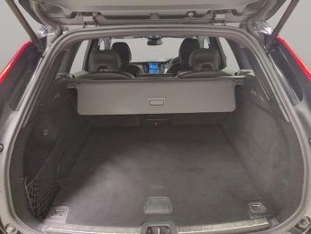 Volvo XC60 2.0 B4 MHEV Plus AWD (197 ps) - ACTIVE LANE ASSIST - KEYLESS ENT