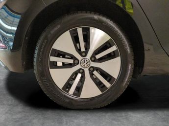 Volkswagen E-golf 35.8kWh e-Golf (136 ps) - LED - BLUETOOTH - PARK SENSORS