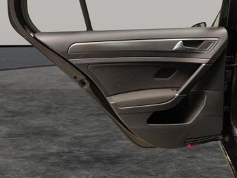 Volkswagen E-golf 35.8kWh e-Golf (136 ps) - LED - BLUETOOTH - PARK SENSORS